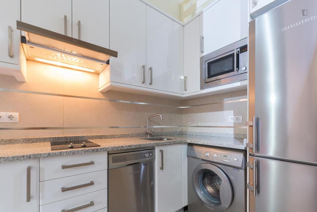 Apartamentos Puzzle Madrid Sol Kültér fotó